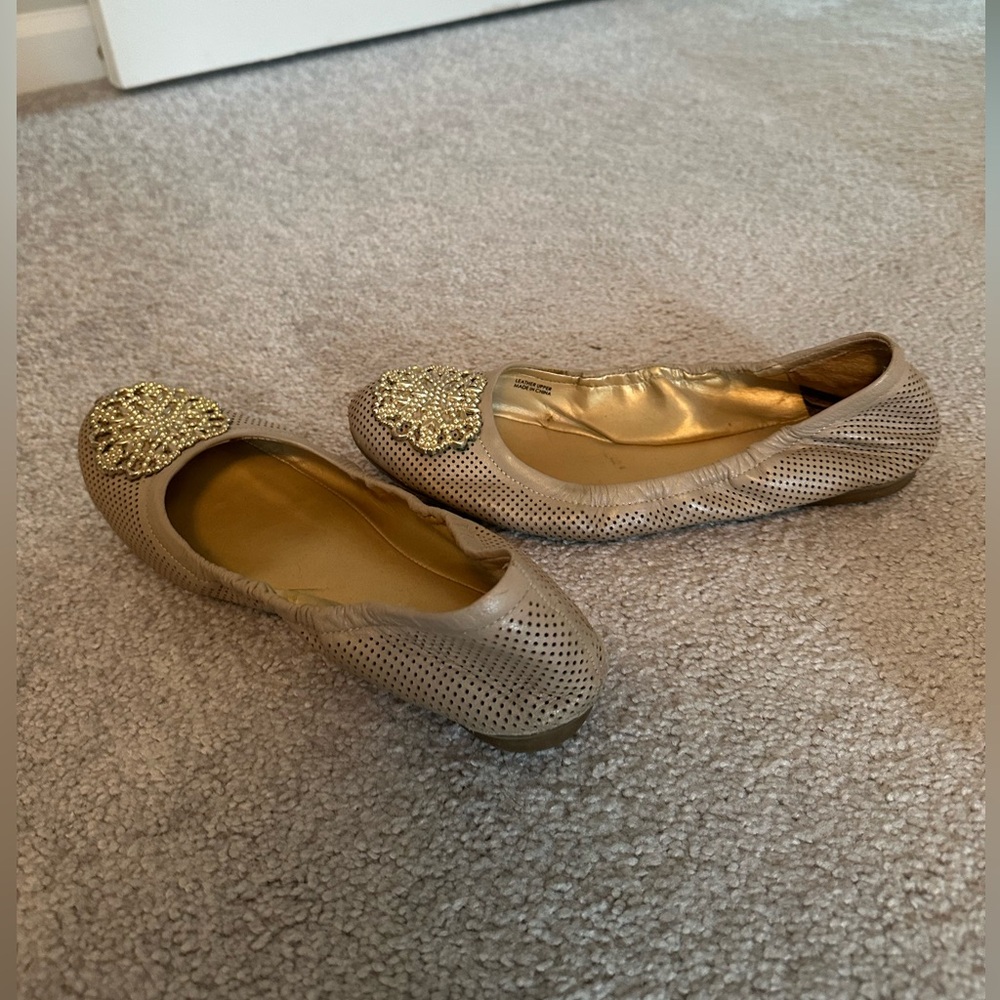 Tan and gold flats - Picture 3 of 3